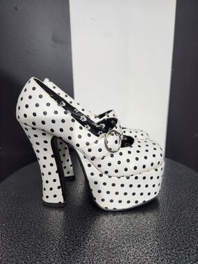 Women's Polka Dot Platform Mary Jane Heels in White and Black